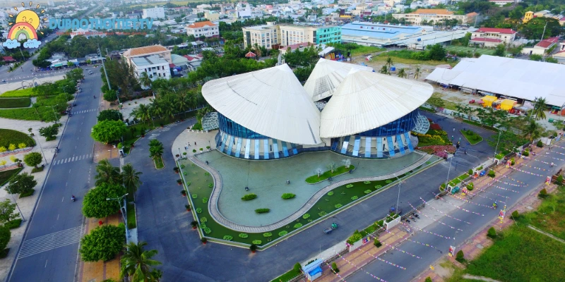 Bạc Liêu sở hữu đường bờ biển dài và nhiều kênh rạch