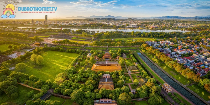 Thừa Thiên - Huế ở Bắc Trung Bộ với điều kiện khí hậu rõ rệt