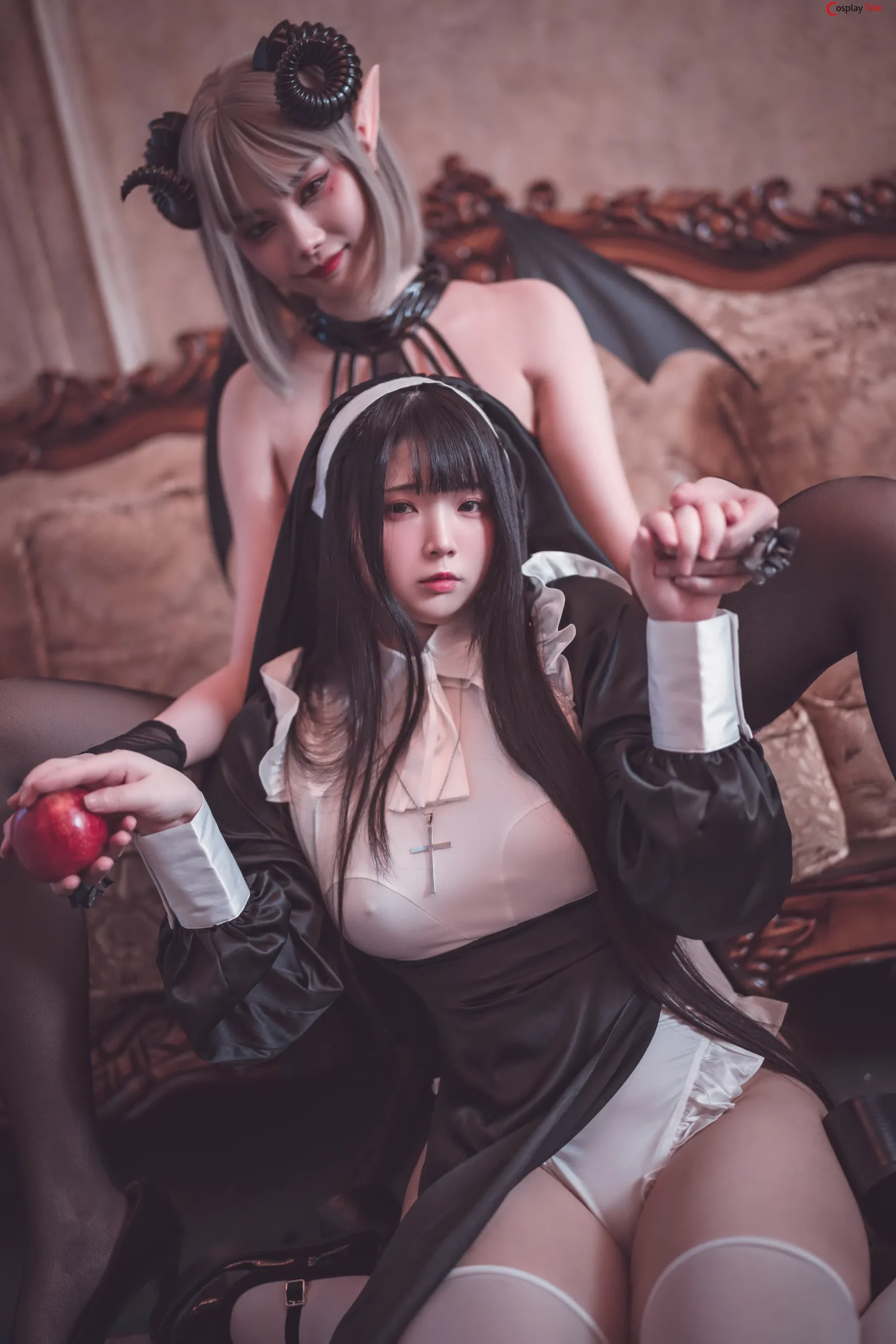 Trang phục nữ tu cách tân trong các dự án cosplay nghệ thuật