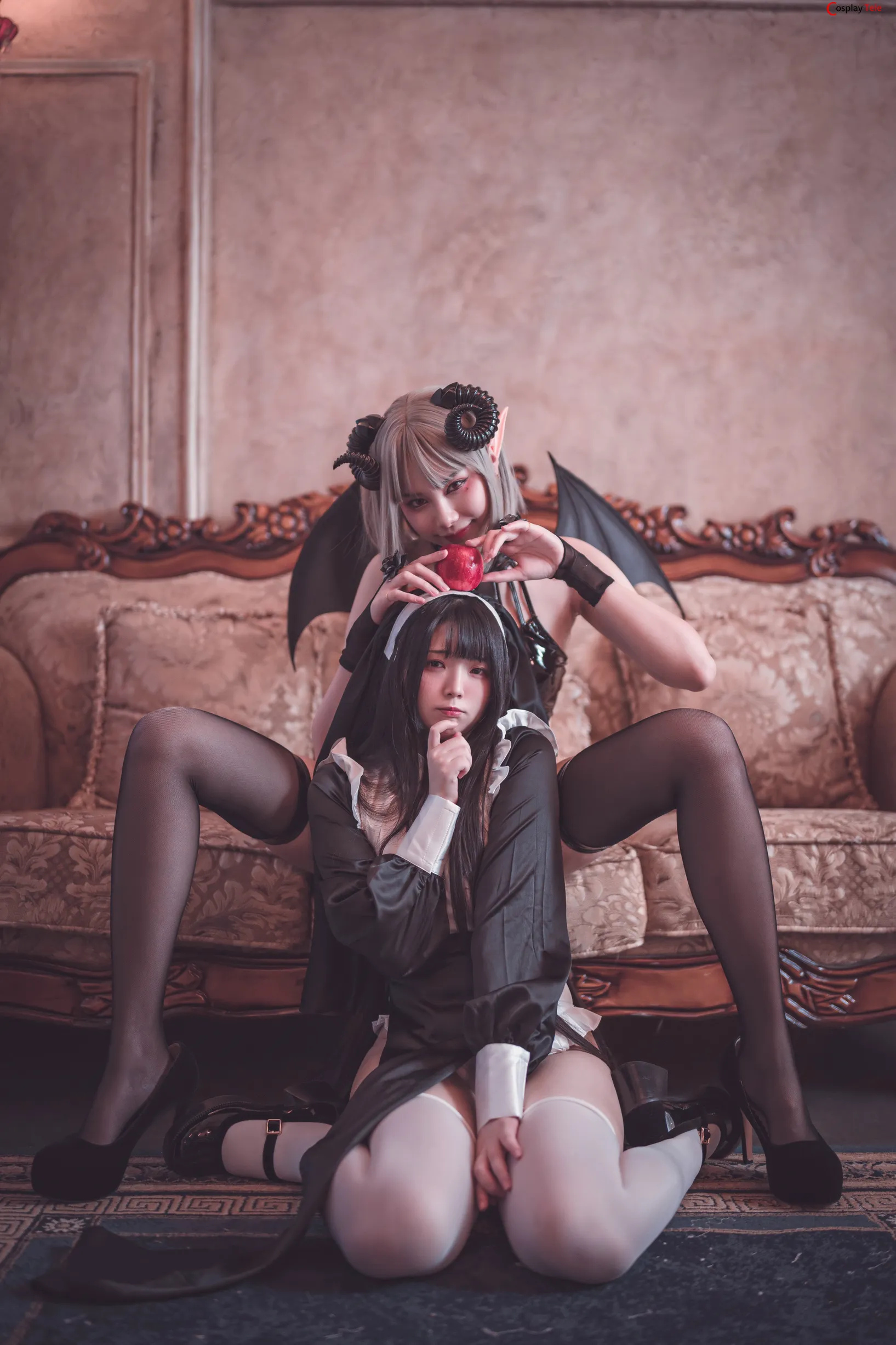 Top những bộ ảnh cosplay nữ tu và ác quỷ đẹp nhất năm