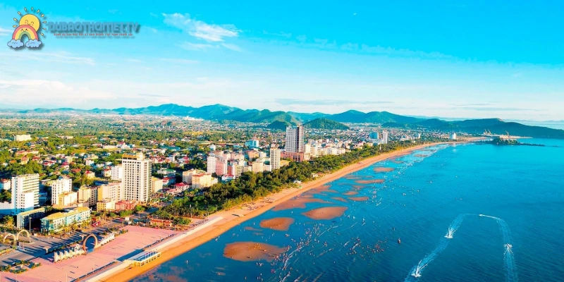 Biển Cửa lò thu hút du khách với nhiều dịch vụ giải trí