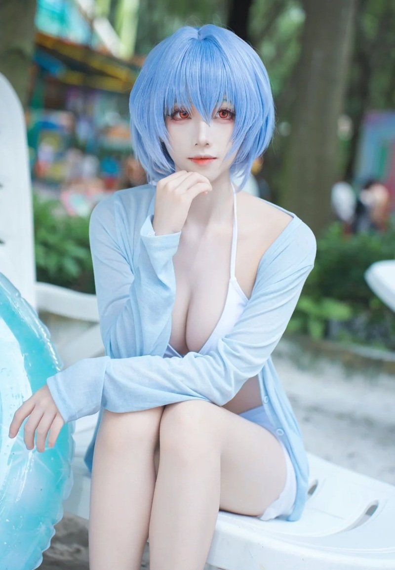 Cosplay bikini phong cách nàng thơ trong trẻo đầy lôi cuốn