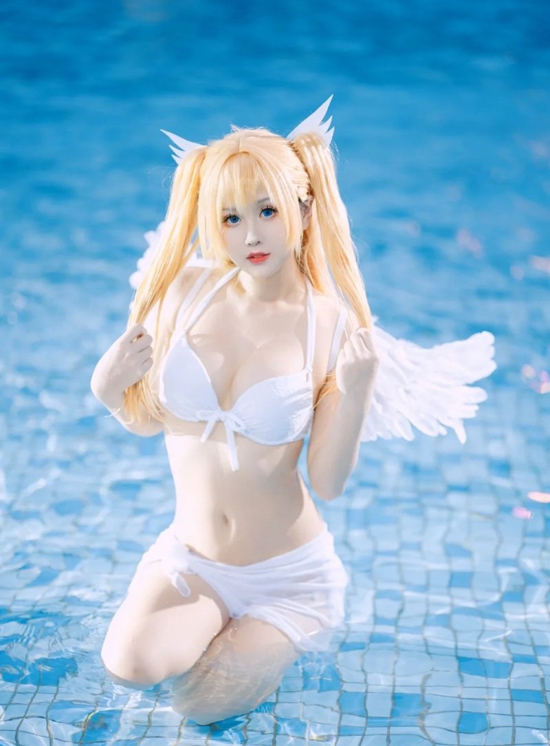 Màn hóa thân cosplay bikini Raiden Shogun Wuthering Waves cực chất