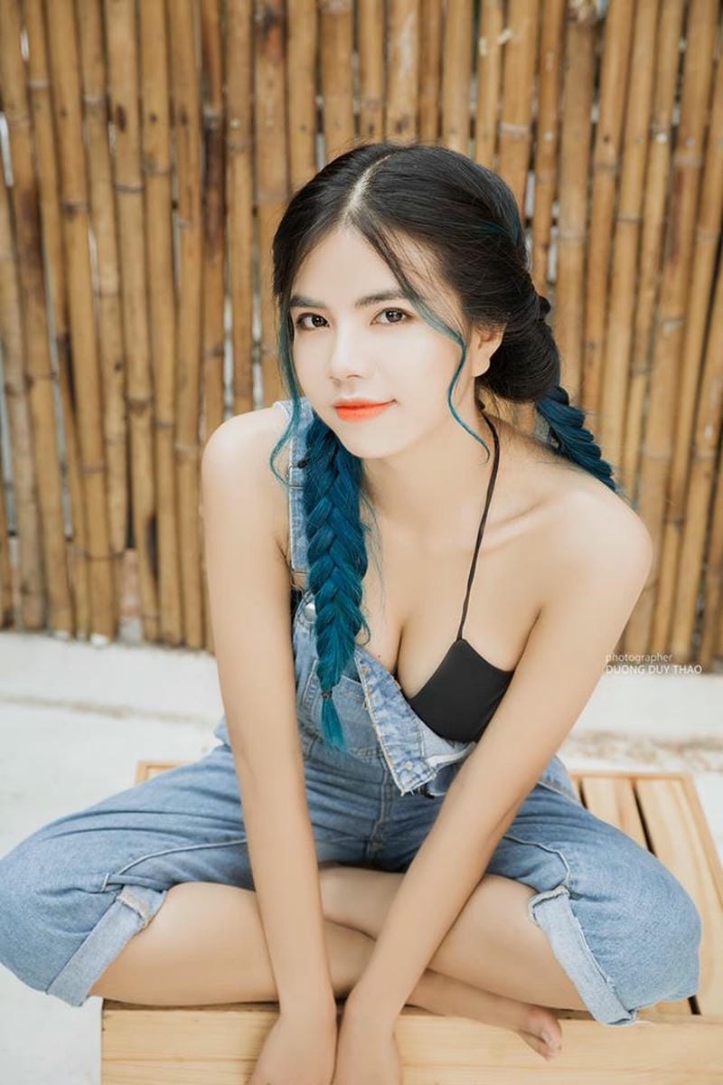 Mai Dora bikini nóng bỏng khoe trọn đường cong đồng hồ cát quyến rũ