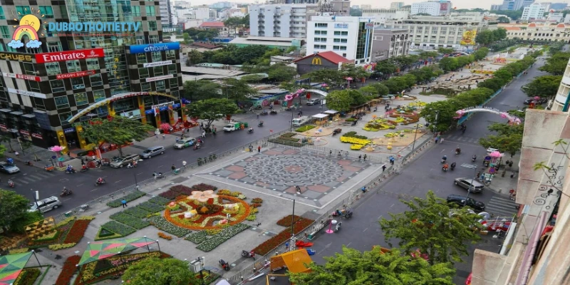 Phố đi bộ Nguyễn Huệ sở hữu chiều dài khoảng 670 mét