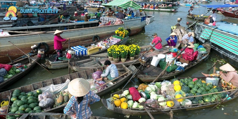 Tham gia các hoạt động đặc sắc và trải nghiệm ăn uống khó quên
