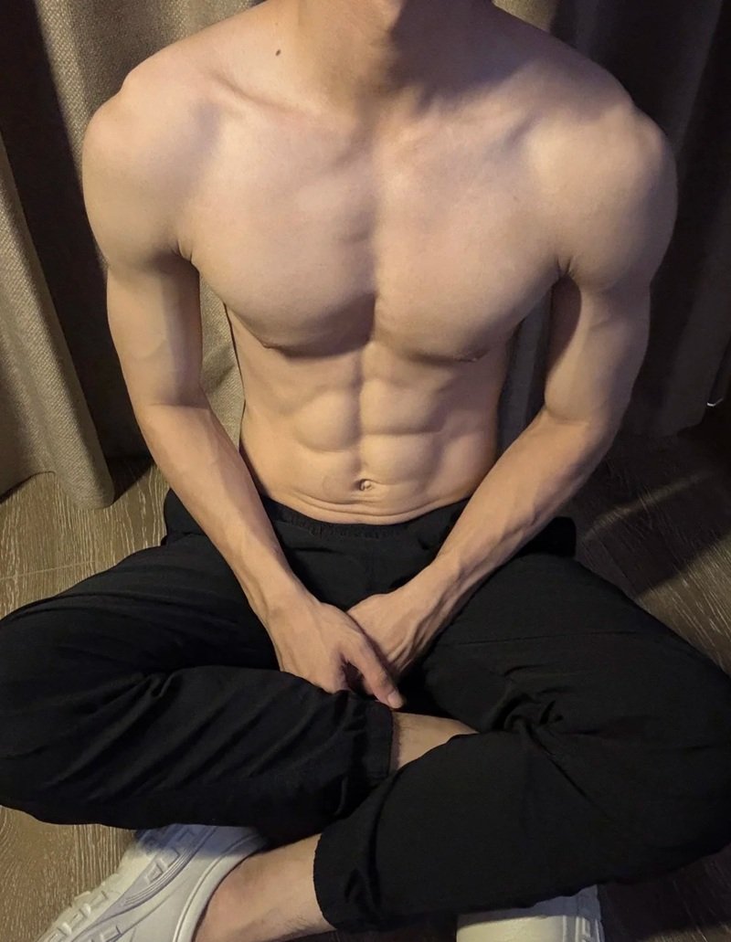Body 6 múi chuẩn người mẫu của các hot boy mạng xã hội