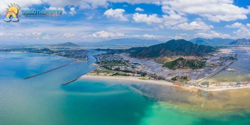 Vùng Biển Ninh Chữ hấp dẫn du khách tham quan
