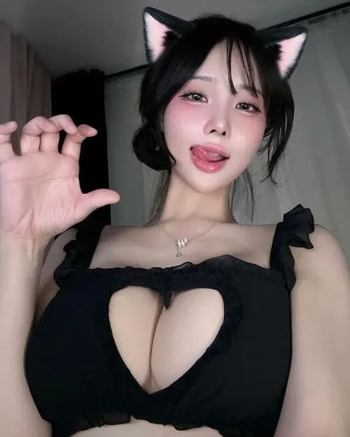 Ảnh Gái Xinh Vú To Ngực Bự 132