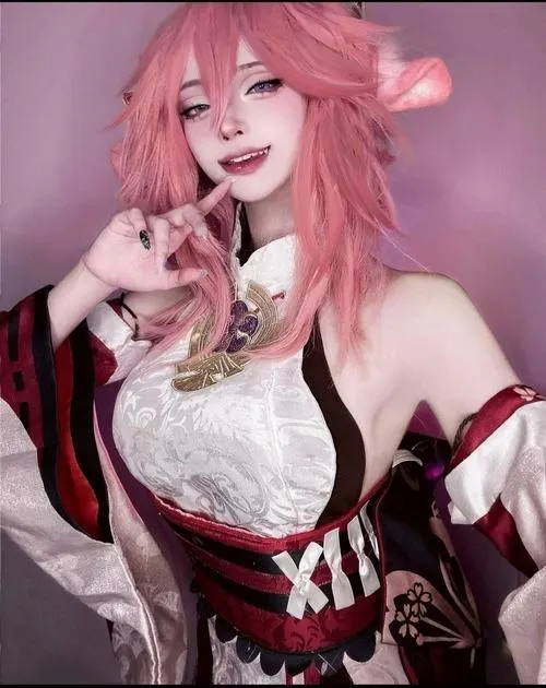 Ảnh gái xinh cosplay ngực bự phong cách loli trưởng thành