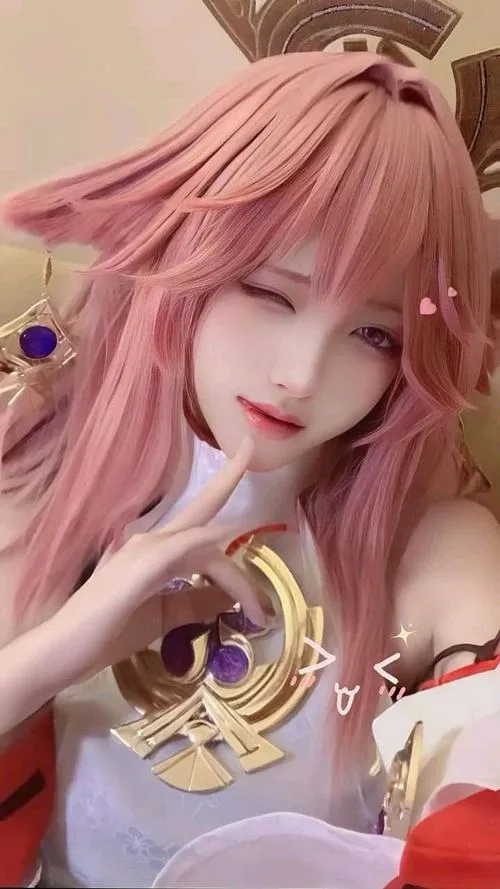 Ảnh cosplay sexy góc chụp nghiêng tôn vinh bộ ngực to