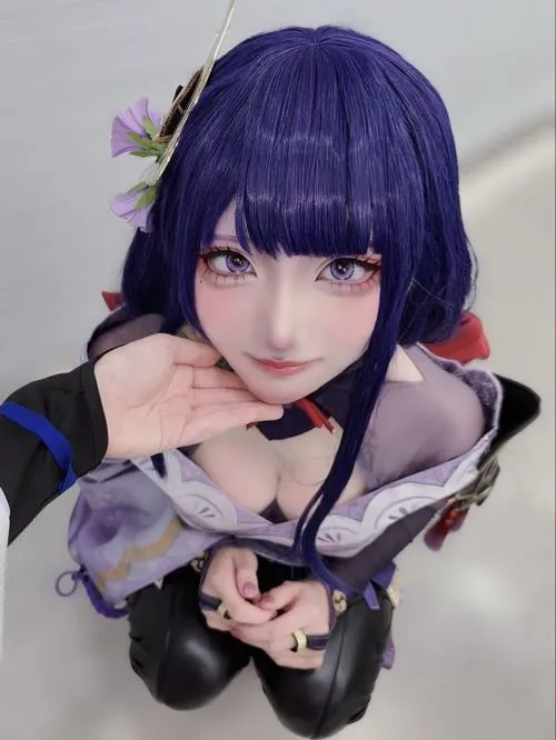 Gái xinh cosplay ngực bự phong cách nữ chiến binh đầy gợi cảm