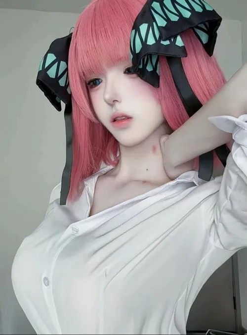 Cosplay vú bự diện bikini cách điệu phong cách waifu 2026