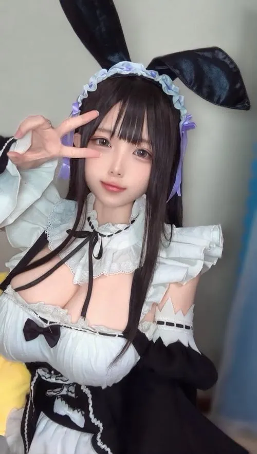 Ảnh cosplay sexy mang hơi thở thanh xuân nóng bỏng