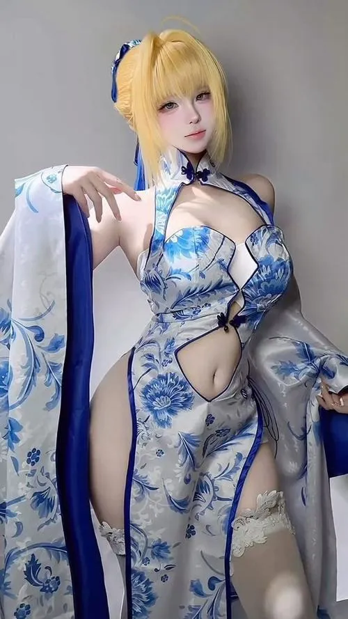 Cosplay vú bự khoe đường cong chữ S mượt mà 4K