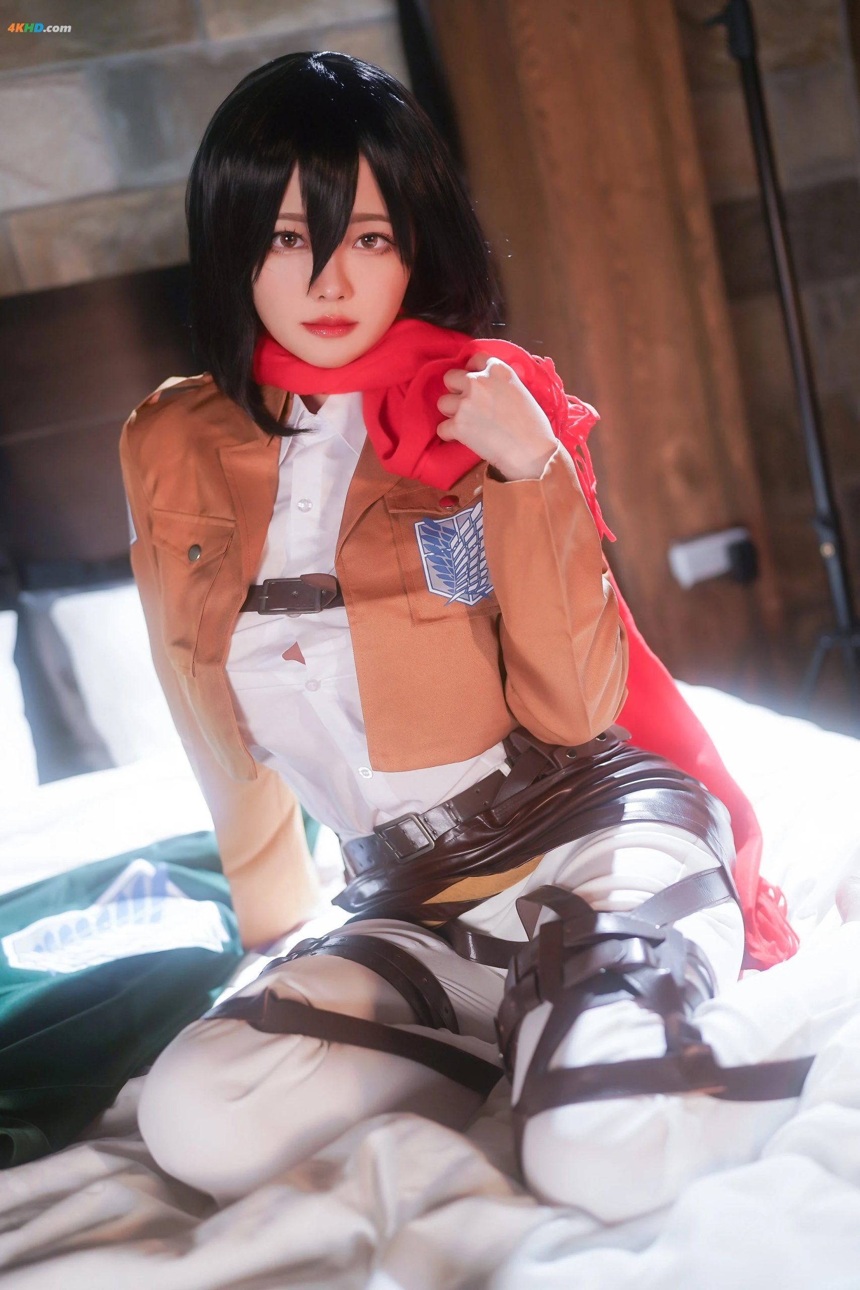 Arty亚缇 với ánh nhìn sắc sảo đầy mê hoặc khi làm Mikasa