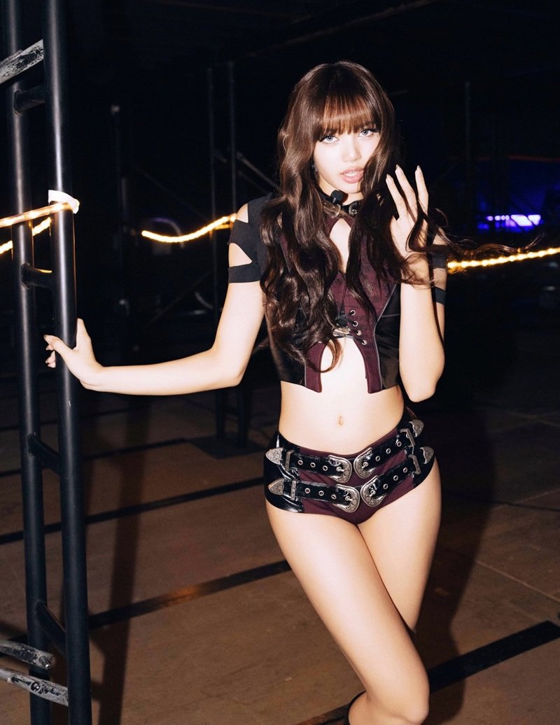 Vẻ đẹp Blackpink quyến rũ đầy tự tin và quyền lực