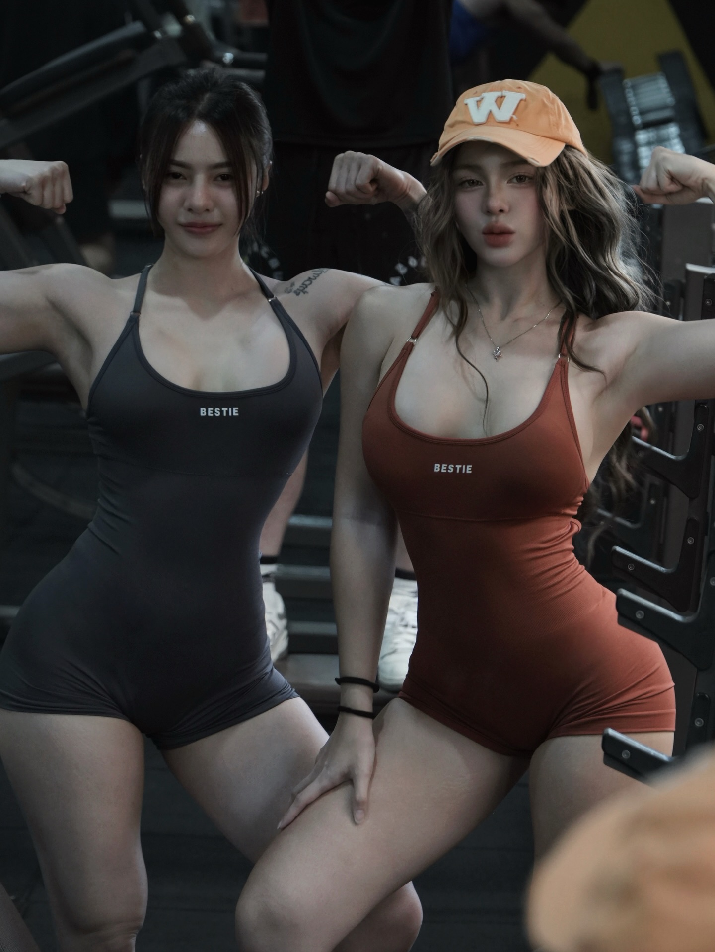 Gái gym khoe mông với góc chụp cận cảnh vòng 3 săn chắc