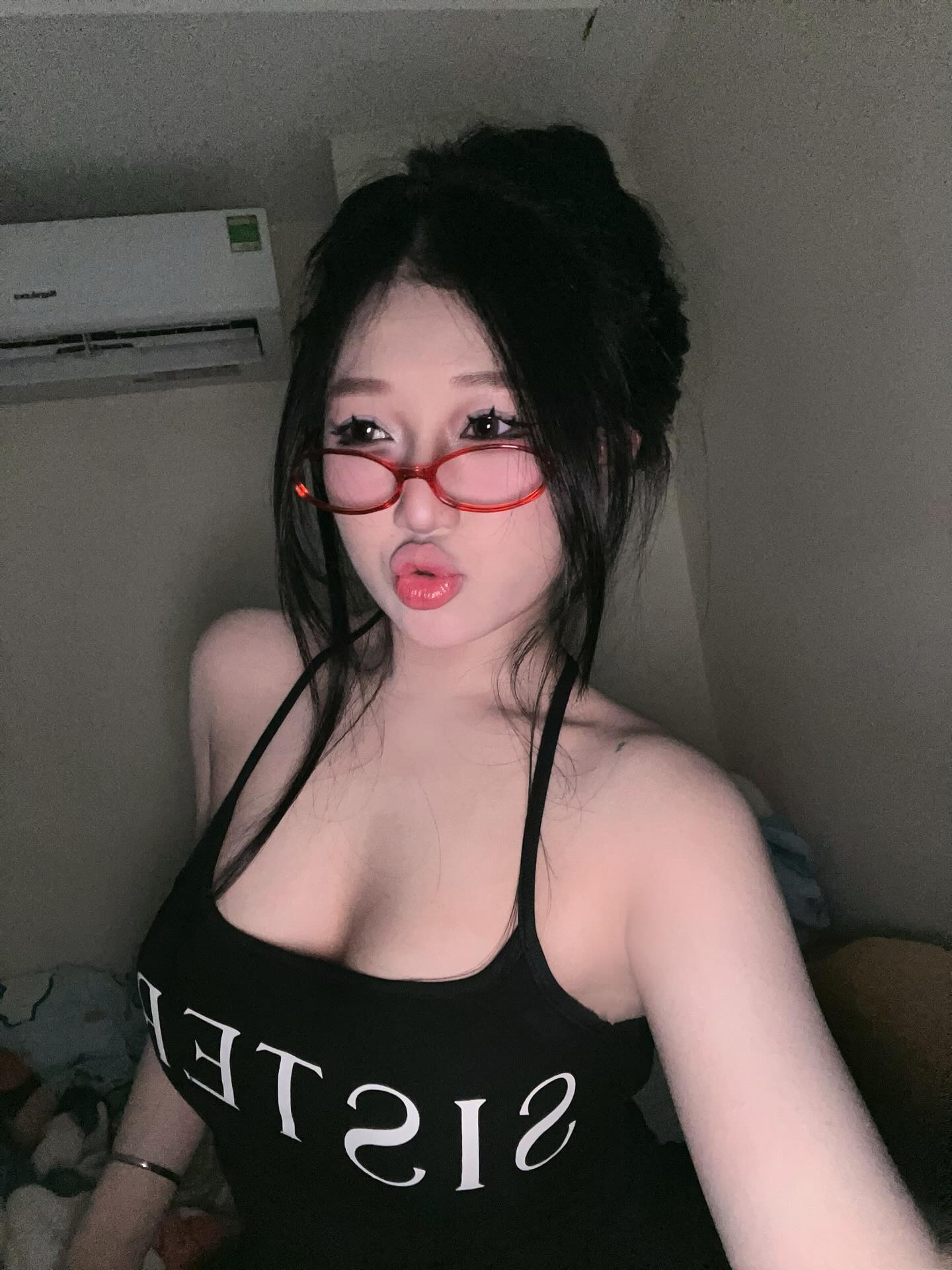 Gái đẹp múp diện bikini dây khoe vóc dáng cực phẩm
