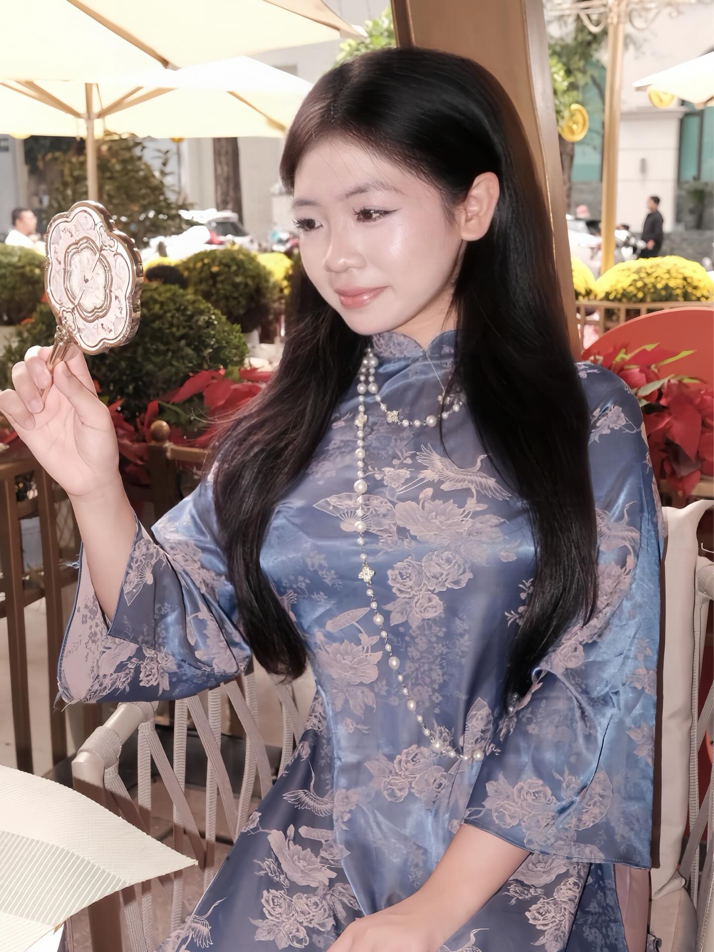 Gái đẹp múp với thần thái nữ thần đầy lôi cuốn