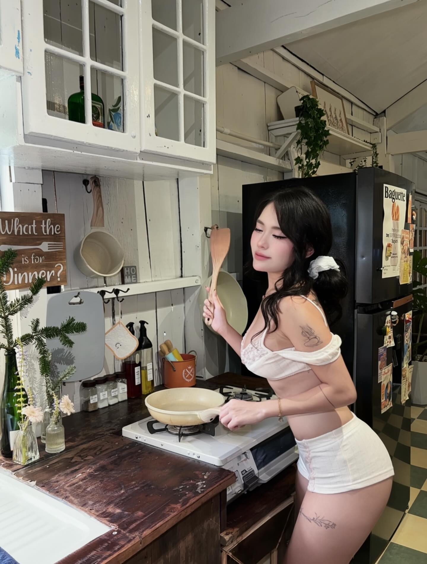 Gái xinh múp với gương mặt bầu bĩnh dễ thương quyến rũ