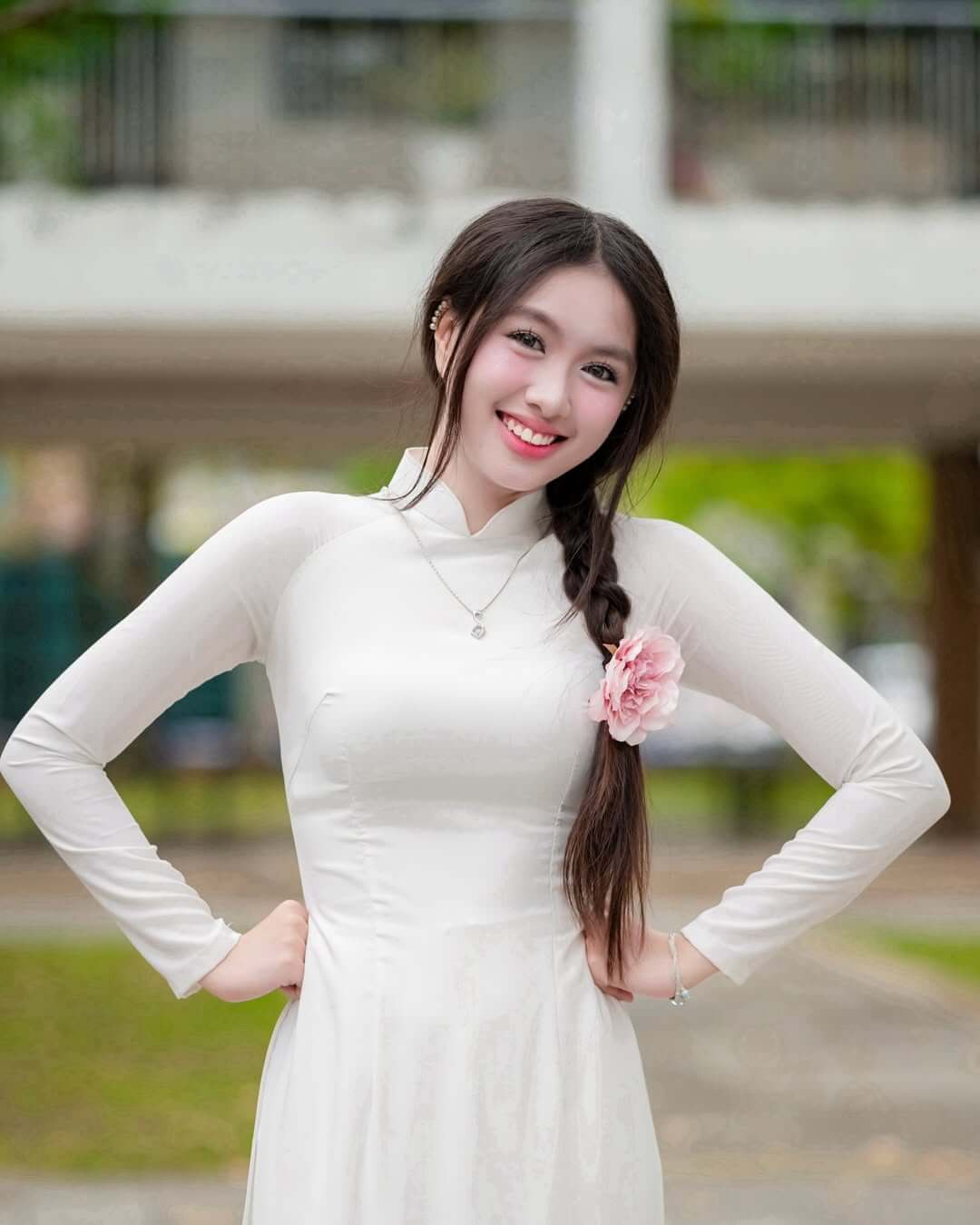 Nữ sinh áo dài quyến rũ và xinh đẹp trong từng khung hình