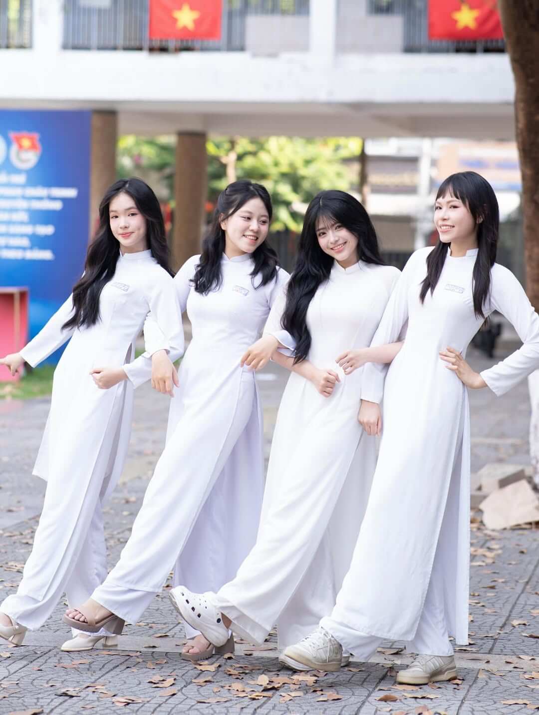 Nữ sinh cấp ba thu hút mọi ánh nhìn với vóc dáng nóng bỏng