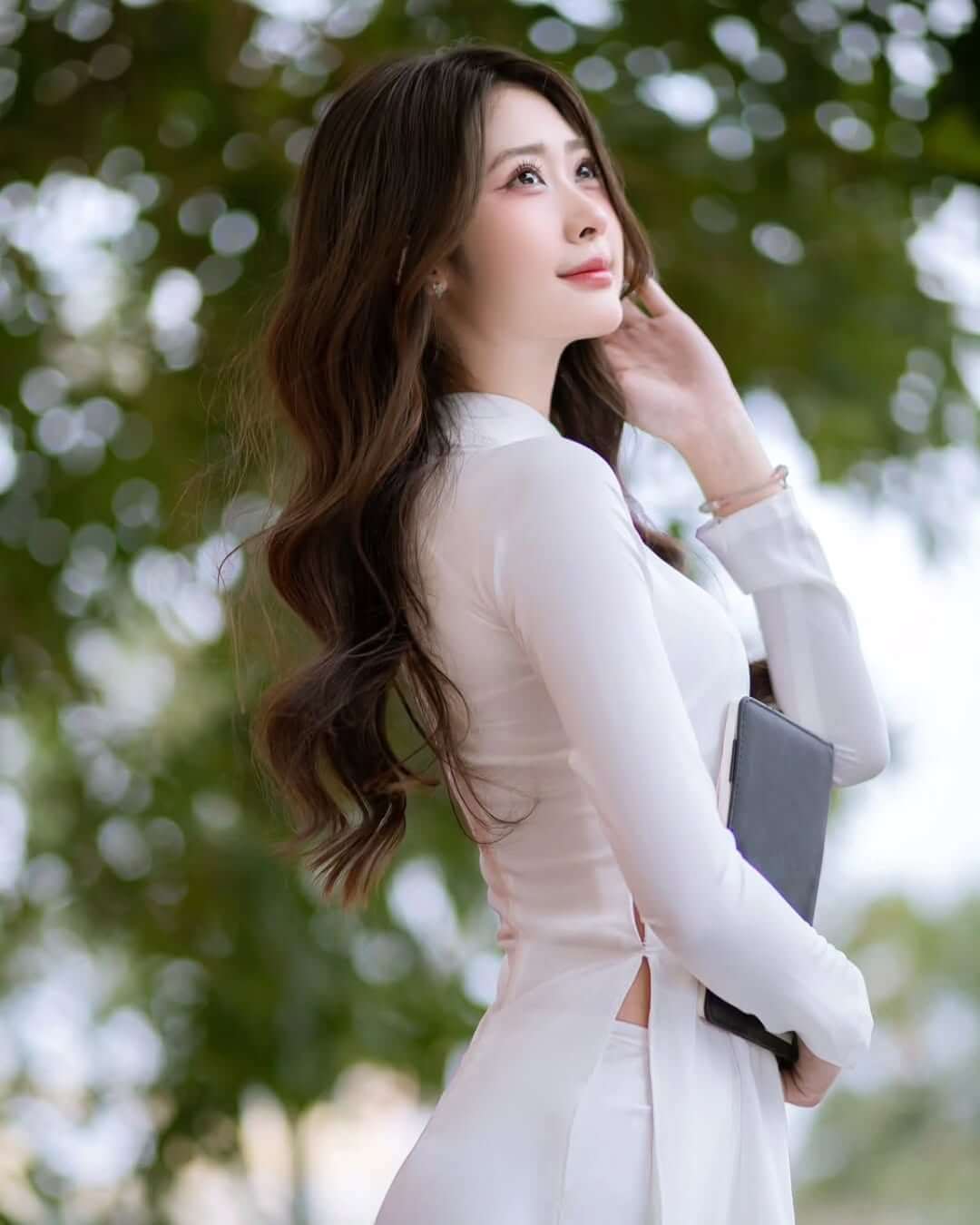 Nữ sinh cấp ba khoe nhan sắc xinh xắn và vóc dáng vạn người mê