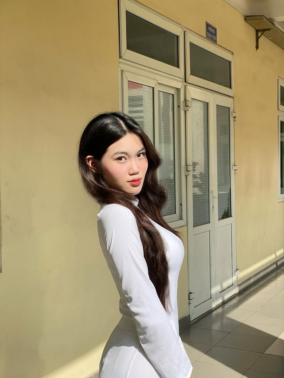 Thần thái quyến rũ và sức hút mãnh liệt từ nữ sinh áo dài