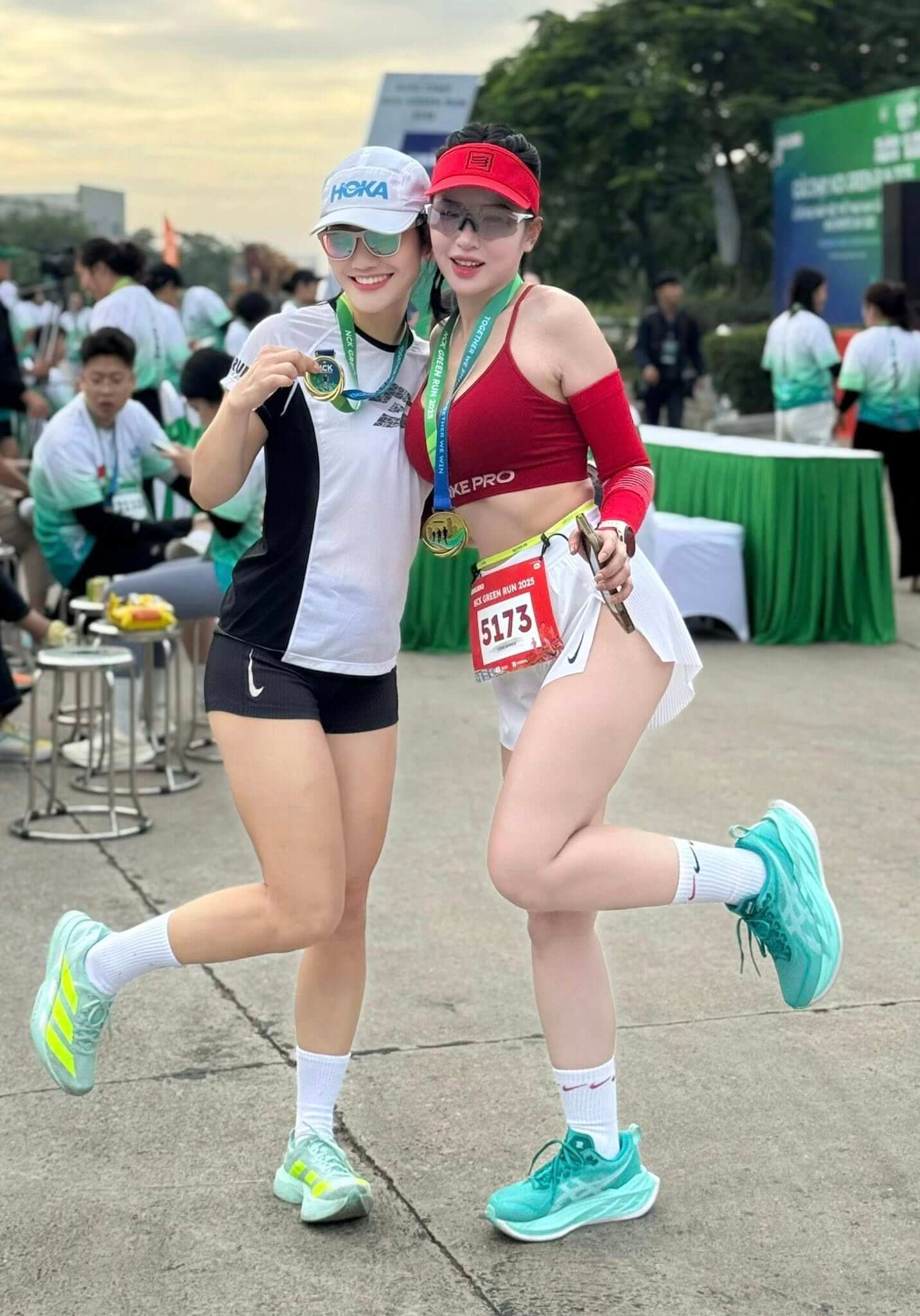 Hot girl chạy bộ khoe vẻ đẹp khỏe khoắn và đường cong quyến rũ