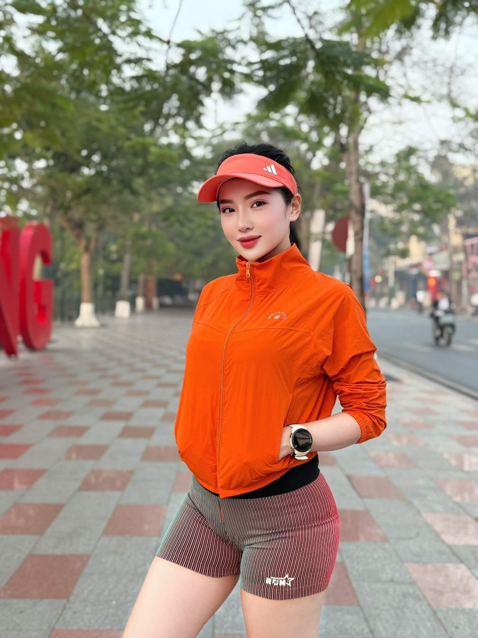 Gái xinh chạy marathon khoe vẻ đẹp gợi cảm không góc chết