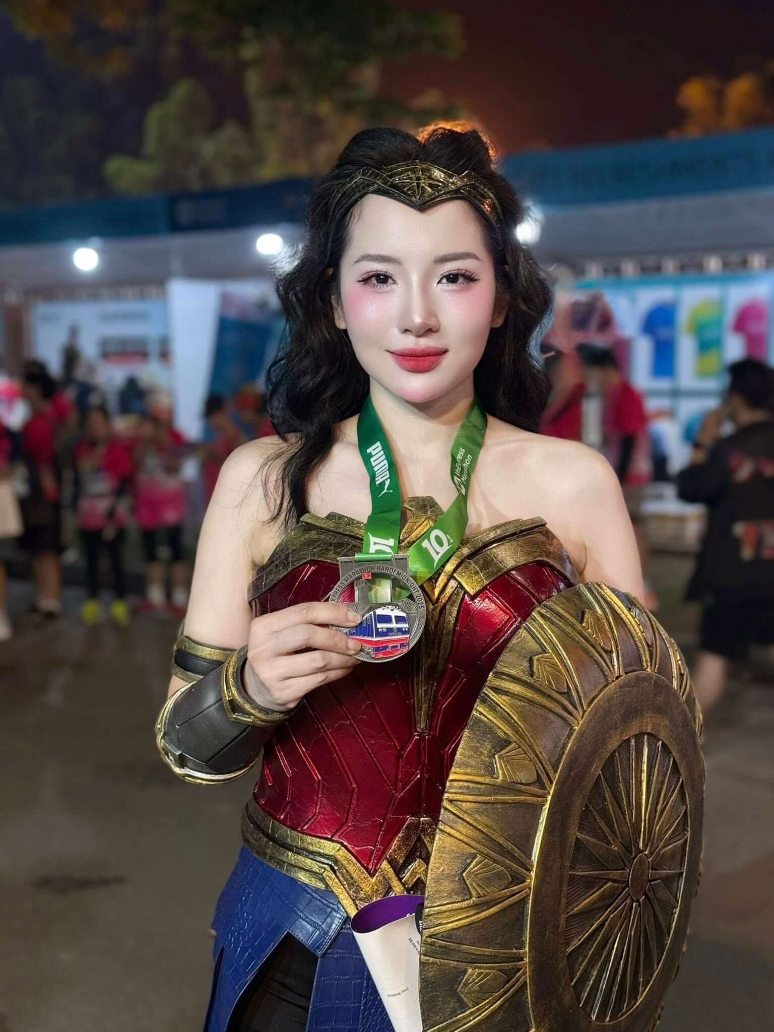 Nữ runner xinh đẹp lôi cuốn người xem bởi nét đẹp xinh xắn ngọt ngào