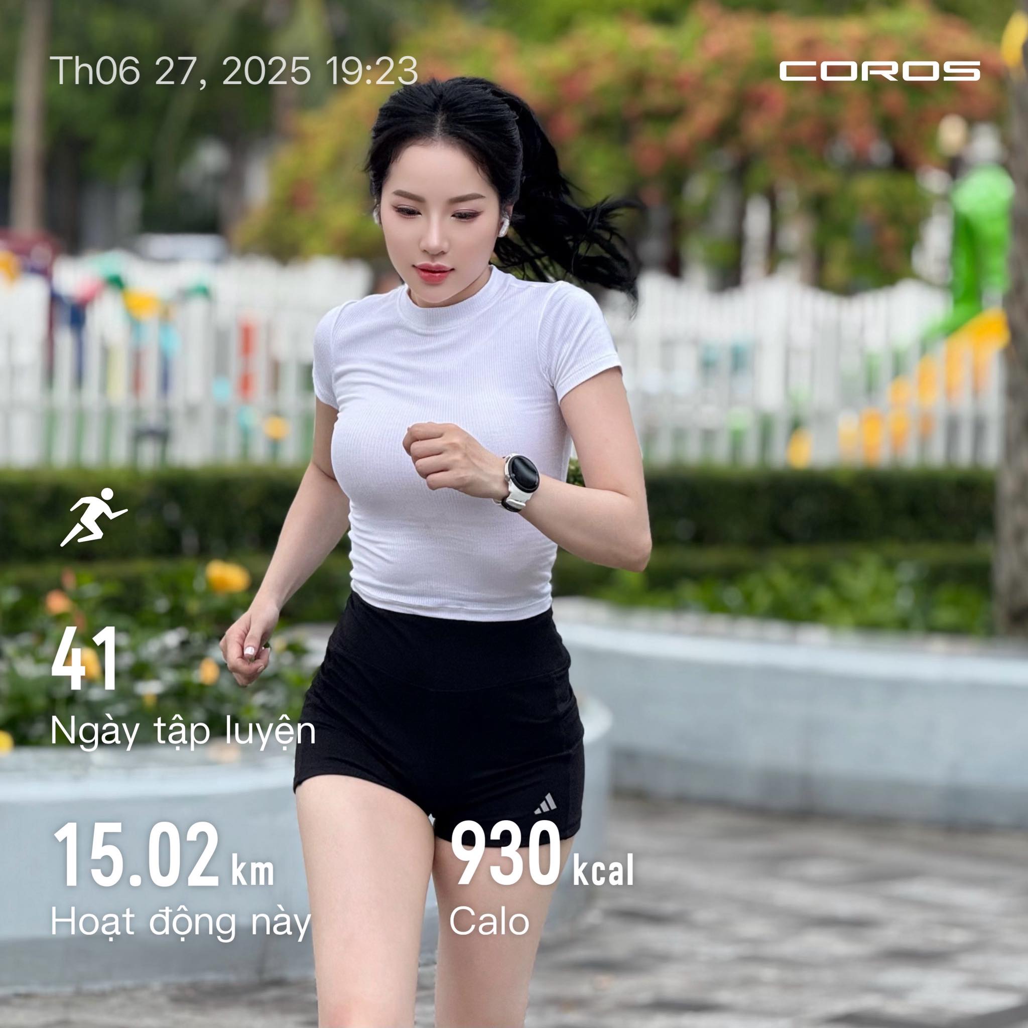 Sức cuốn hút khó cưỡng từ thần thái của gái xinh chạy bộ