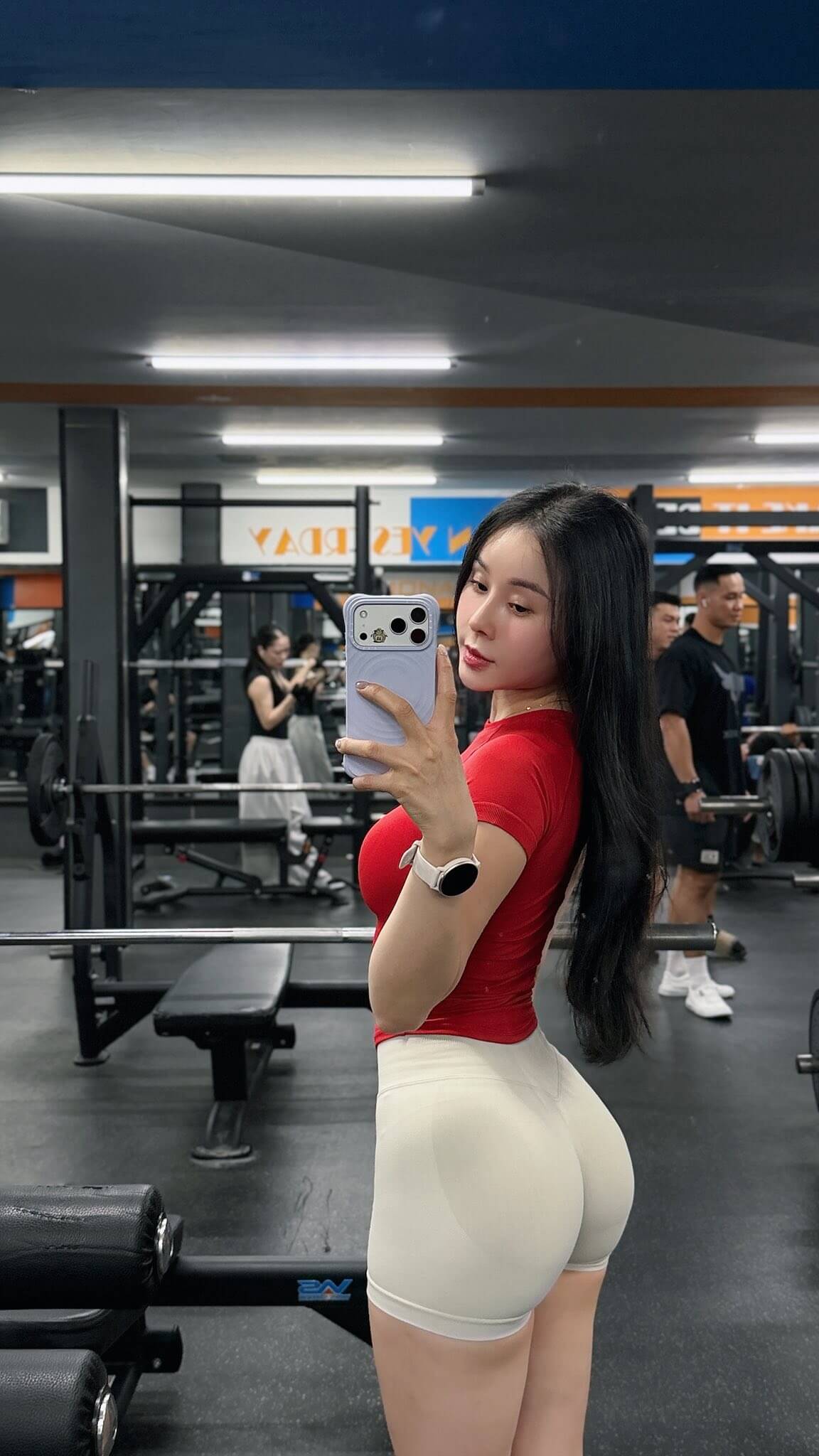 Người đẹp gym thu hút mọi ánh nhìn bởi sự sexy và năng động