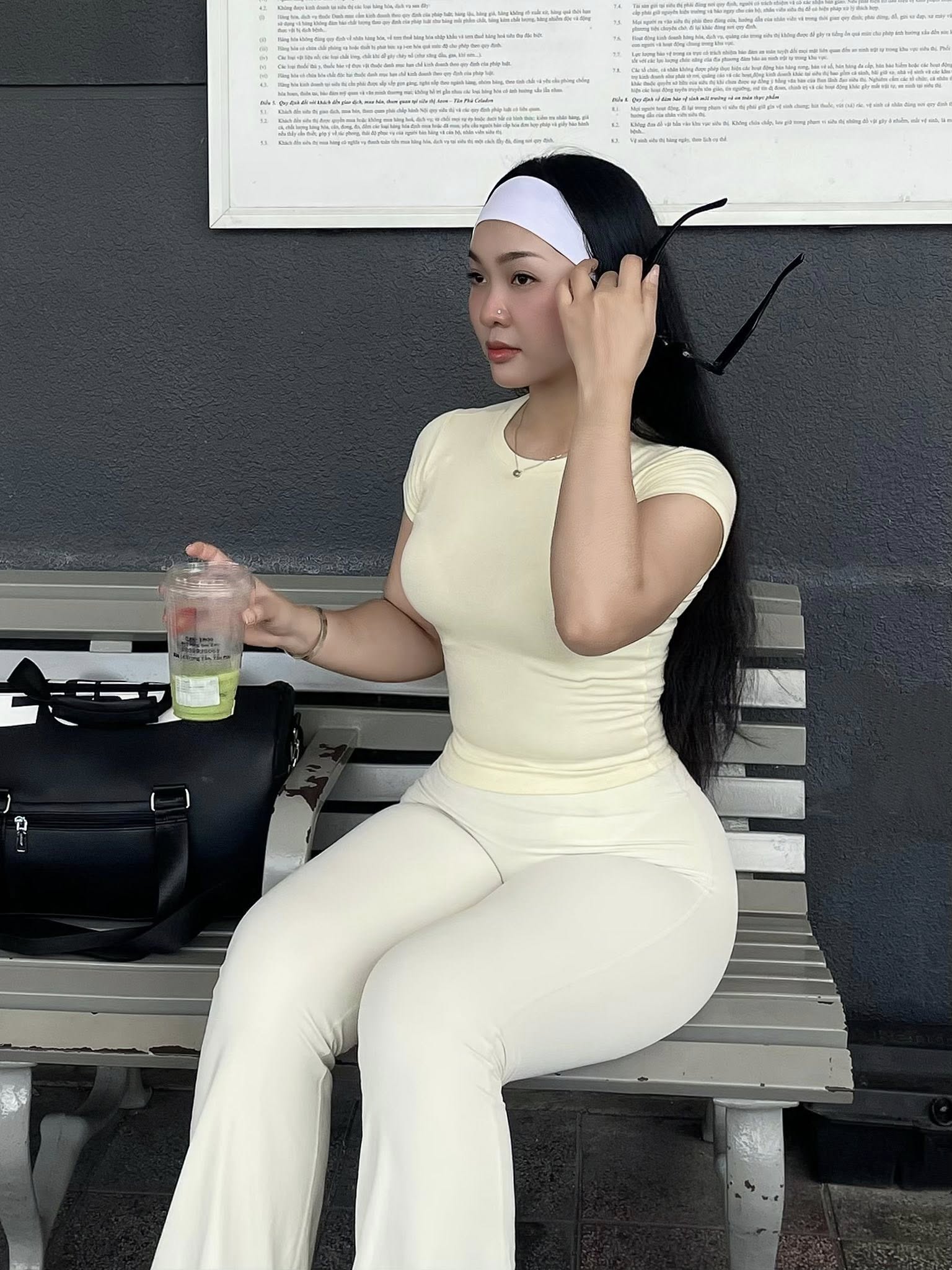Gái xinh tập gym khoe nhan sắc xinh xắn và thần thái rạng rỡ