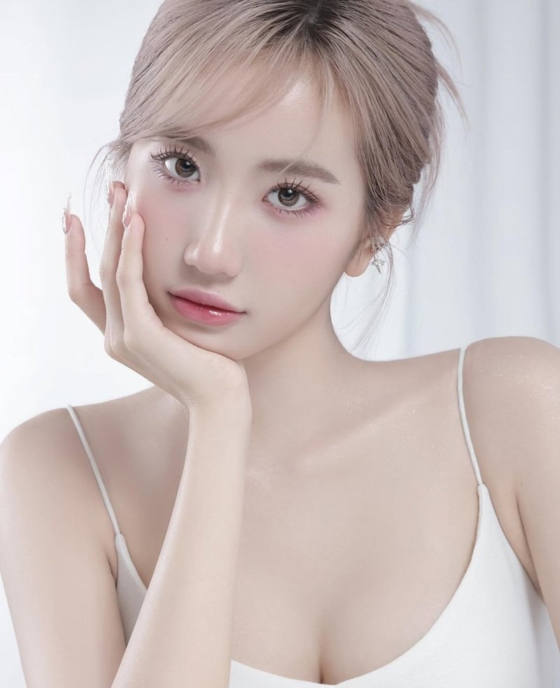 Ảnh Lê Thị Khánh Huyền quyến rũ nét đẹp hiện đại đẳng cấp