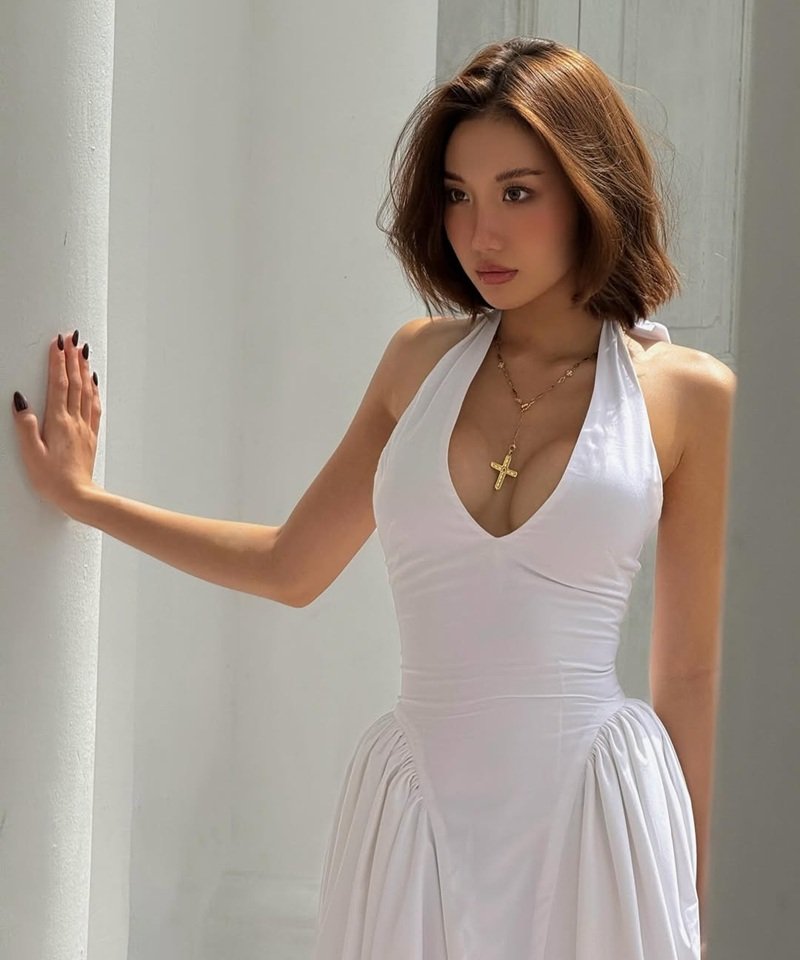 Nét đẹp Lê Thị Khánh Huyền quyến rũ thu hút mọi ánh nhìn