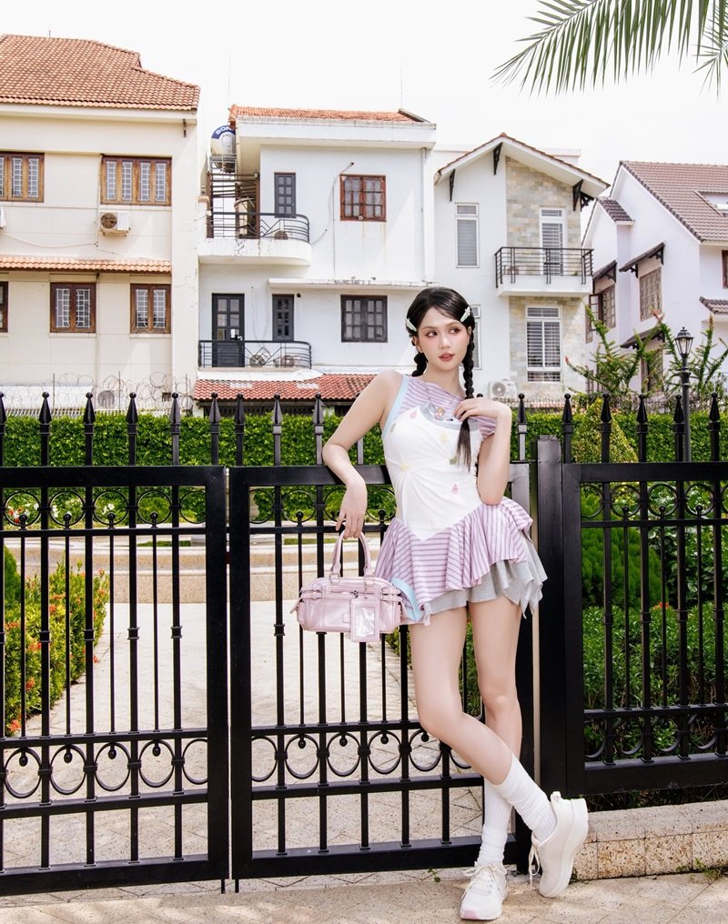 Ngọc Trinh sexy diện nội y ren quyến rũ tinh tế sắc nét
