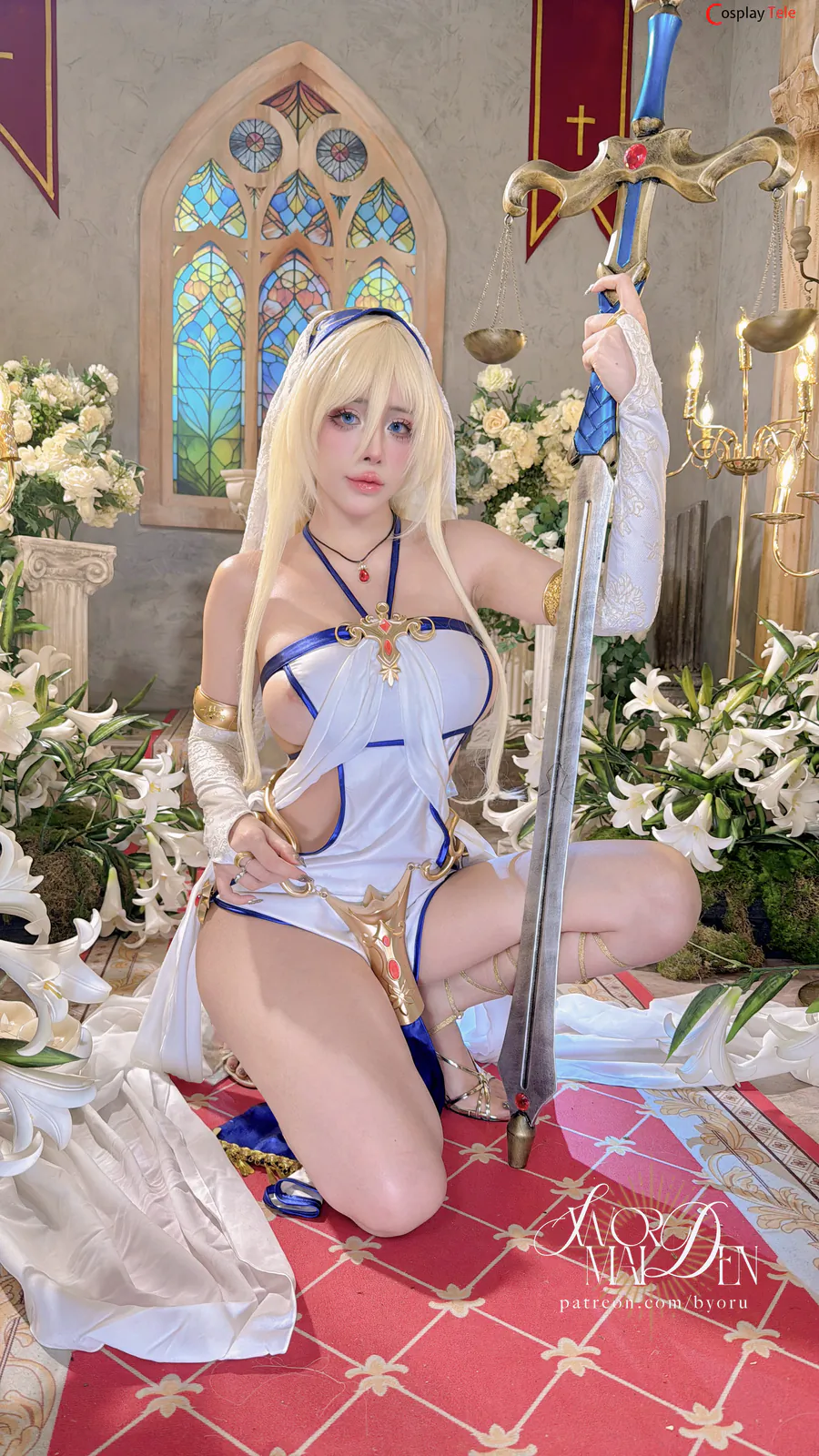 Cosplay Sword Maiden khoe vẻ đẹp gợi cảm thu hút mọi ánh nhìn