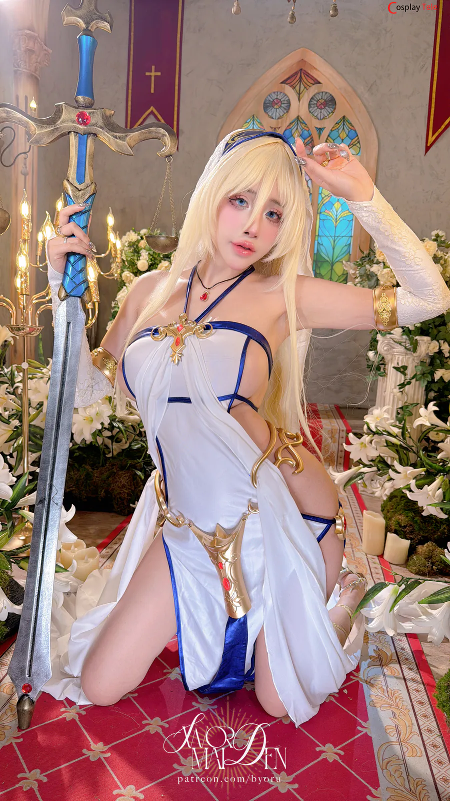 Sword Maiden khoe vóc dáng múp rụp và làn da cực phẩm
