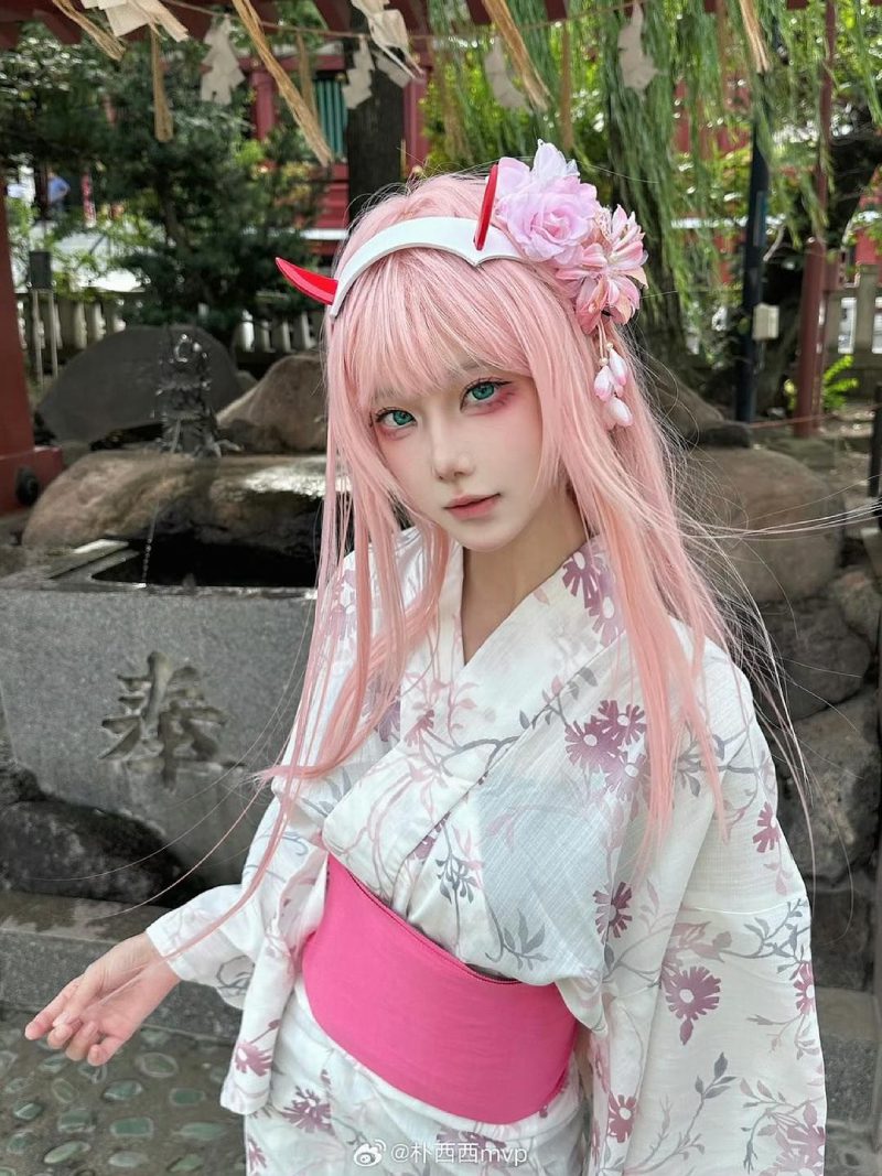 Cosplay Zero Two 21