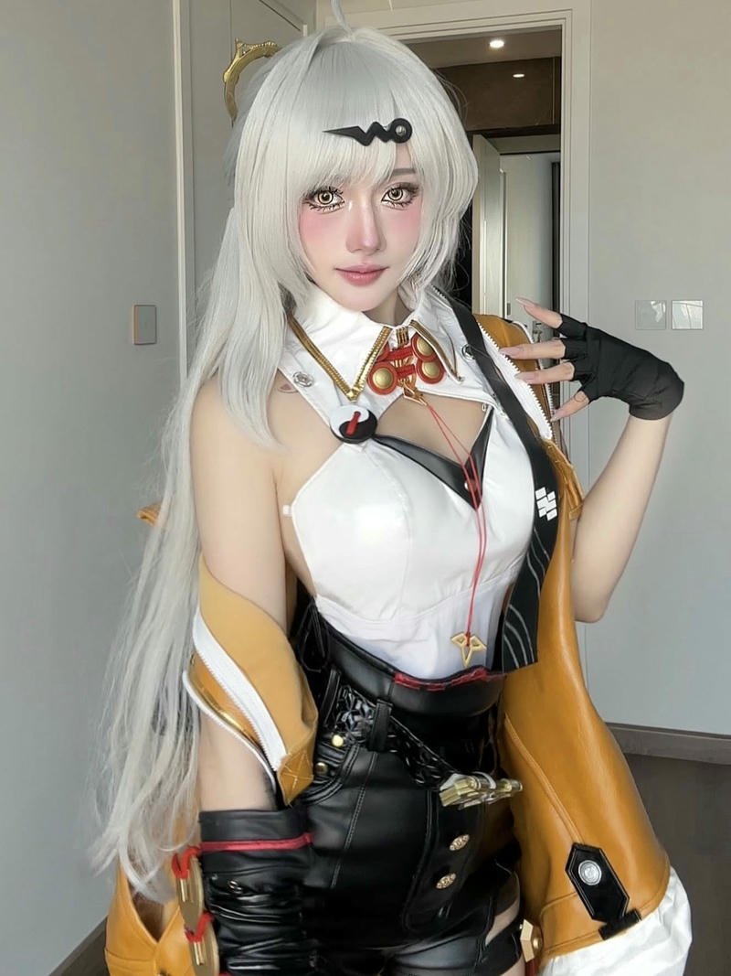 Nguyễn Thị Hà Vi Cosplay 18