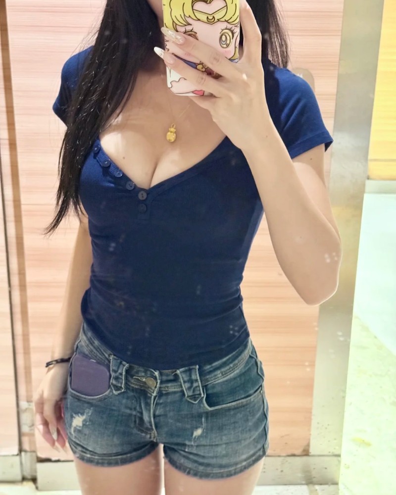 Ảnh Gái Vú To 29