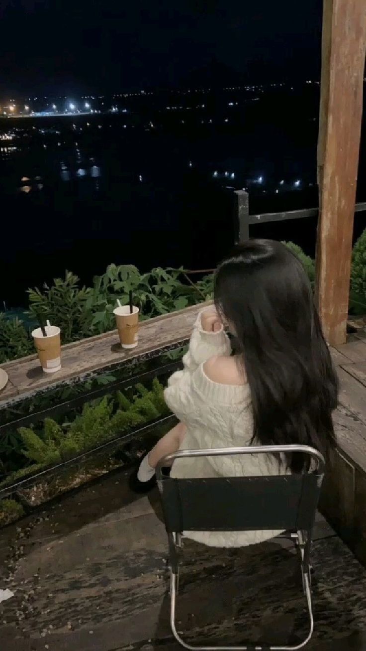 Hình ảnh gái xinh che mặt 21