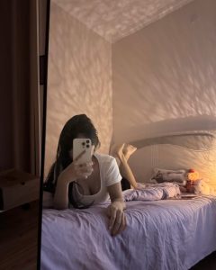 119+ Ảnh Gái Xinh Che Mặt Bằng Điện Thoại Độc Đáo, Thu Hút