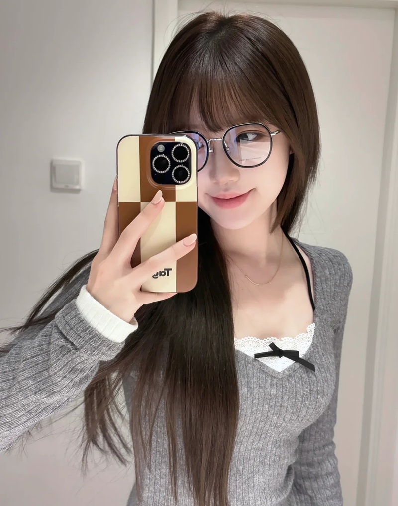 Gái Xinh Đeo Kính 19
