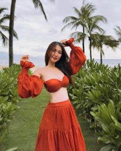 189+ Ảnh Hòa Minzy bikini đẹp hút hồn, khoe trọn đường cong
