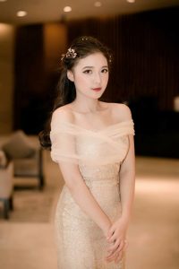 189+ Bộ Ảnh MC Phương Thảo Bikini: Nhan Sắc Vạn Người Mê