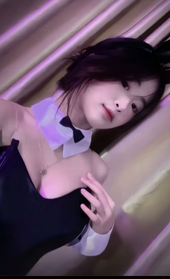 Ảnh Ngực 7