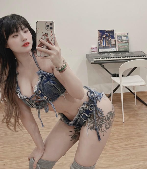 ảnh sex Linh Miu 2